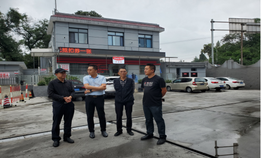 集團公司黨軍副總一行到陳塘關(guān)加油站視察安全生產(chǎn)工作(圖1)